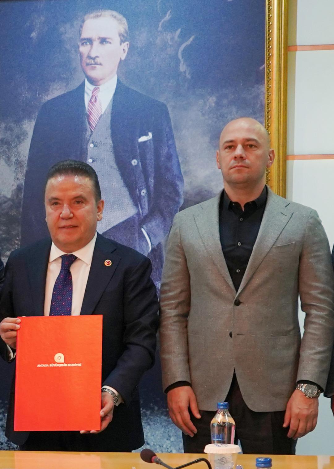 1200xauto Antalya Büyükşehir Belediyesi operasyonunda 3 yeni gözaltı daha!