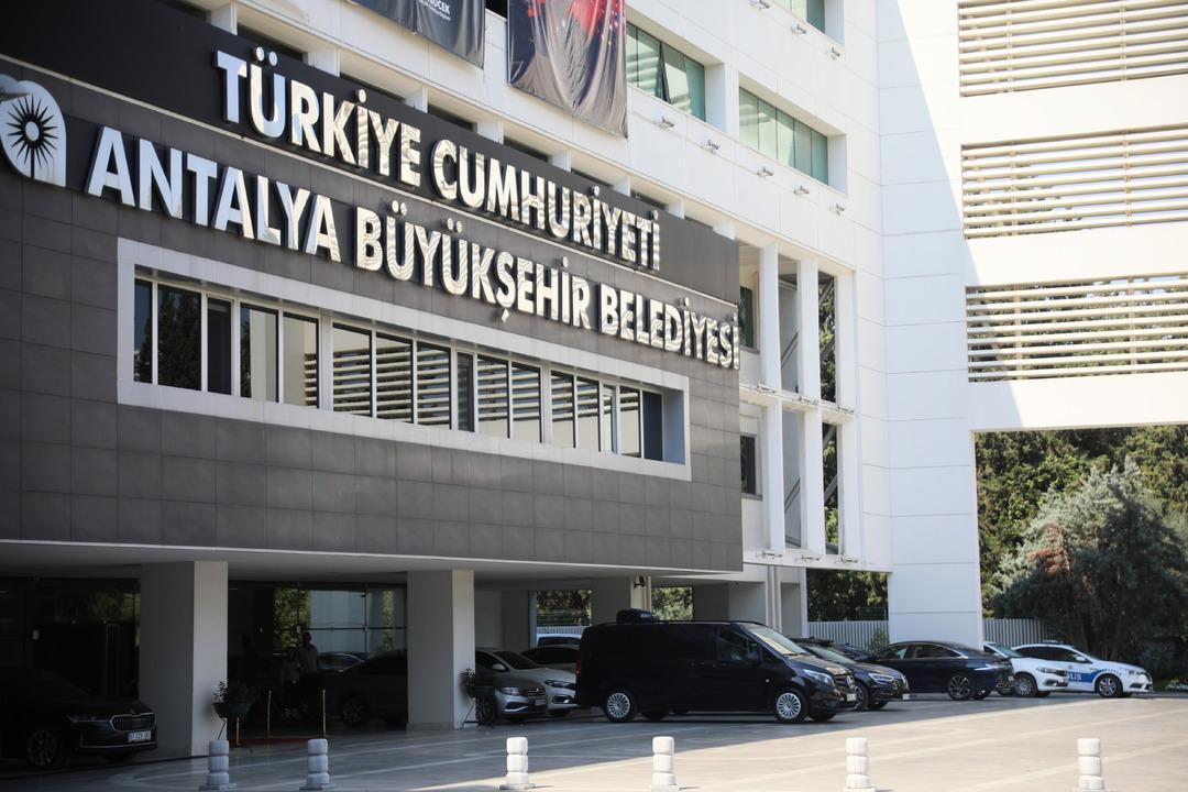 1200xauto Antalya Büyükşehir Belediyesi operasyonunda 3 yeni gözaltı daha!