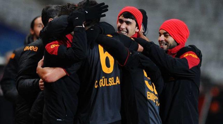 Cimbom g&uuml;le oynaya