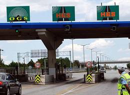 İki kamu bankasından hamle geldi: Ücretsiz HGS ve otopark isteyenler dikkat!