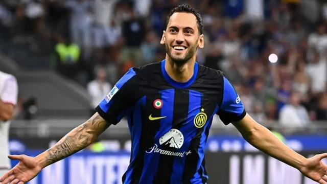 Galatasaray istedi, Fenerbahçe devreye girdi... Yılın transfer bombası! Hakan Çalhanoğlu mesaj gönderdi: Bu işi 48 saatte bitirelim