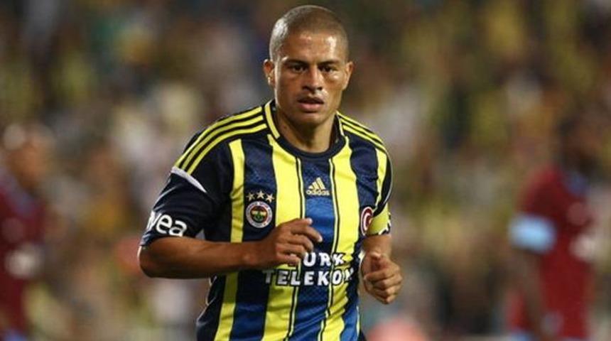 Bebeğinin adını "Alex" koydu