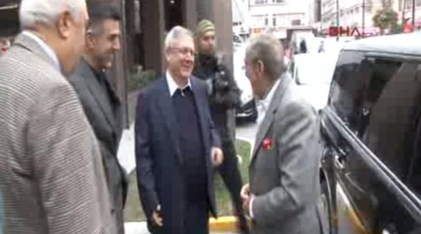 Rahmi Ko&ccedil;, Aziz Yıldırım'a b&ouml;yle takıldı