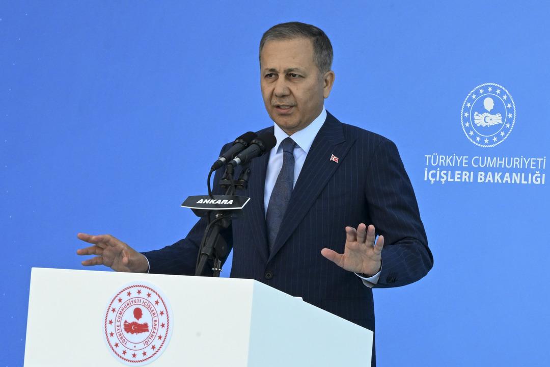 Bakan Yerlikaya duyurdu! Tribünlerde yeni dönem: Tüm valilere talimat verdim 2