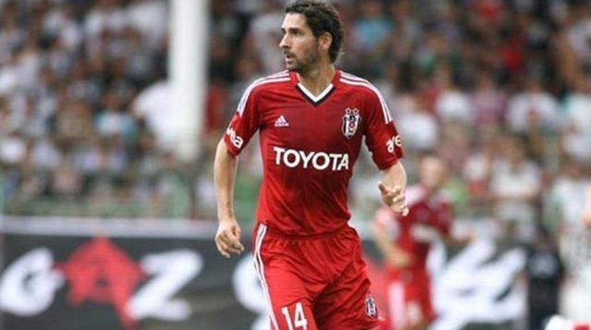 Escude futbolu bırakıyor