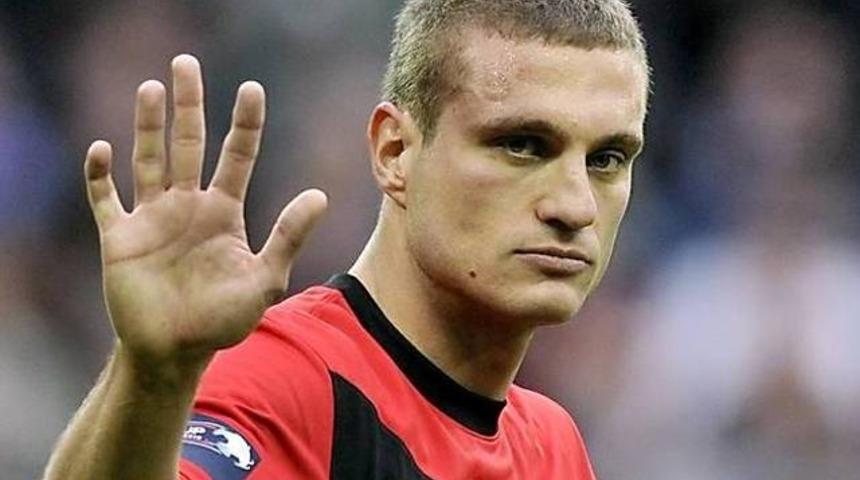 Nemanja Vidic resmen ayrılıyor