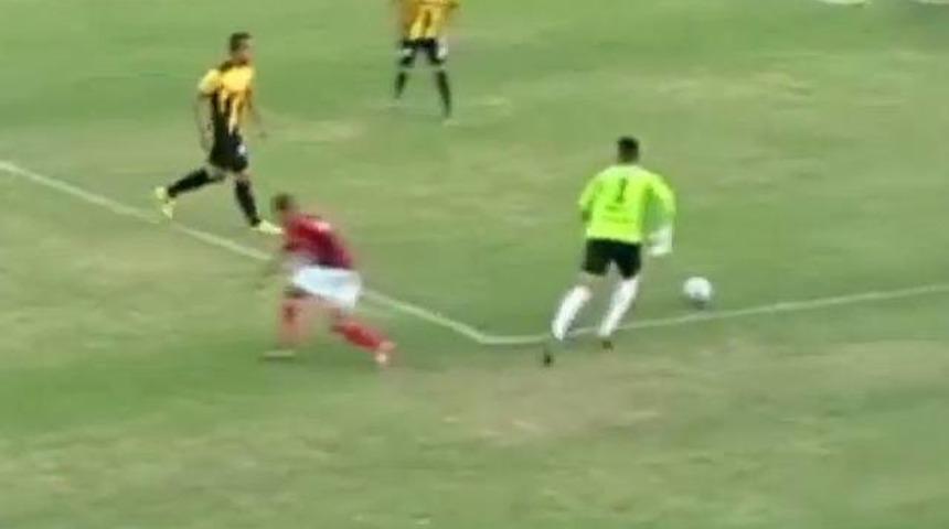 Kalecinin yaptıklarına inanamayacaksınız