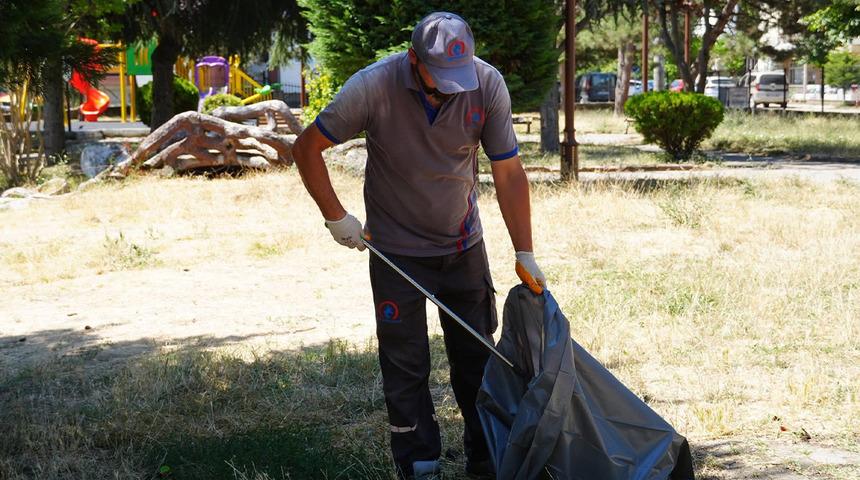 Düzce Belediyesi'nden şehir genelinde kapsamlı temizlik ve peyzaj hamlesi