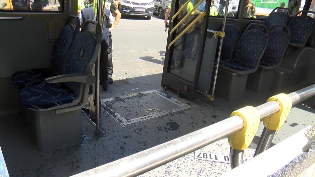  Son dakika|İstanbul da korku dolu anlar! Beyoğlu nda 9 aracın karıştığı zincirleme kaza! Yaralılar var 2