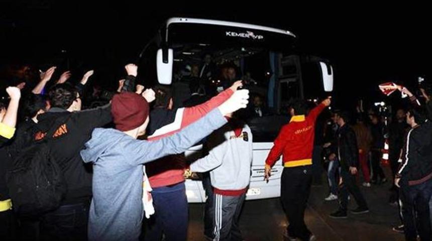 Antalya Havalimanı'nda Bülent Tulun istifa sesleri