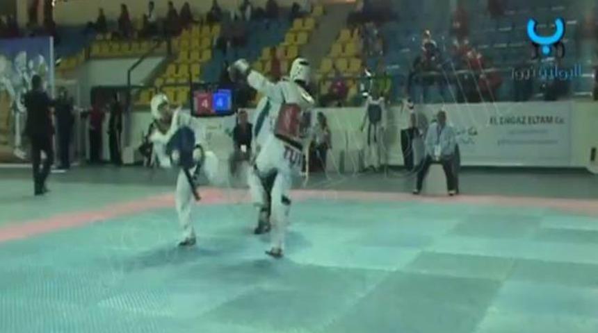 T&uuml;rk tekvandocunun yere yıkılma anı