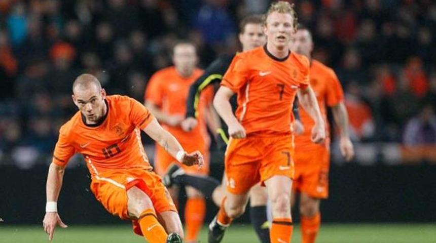 Kuyt ve Sneijder'e m&uuml;jde!