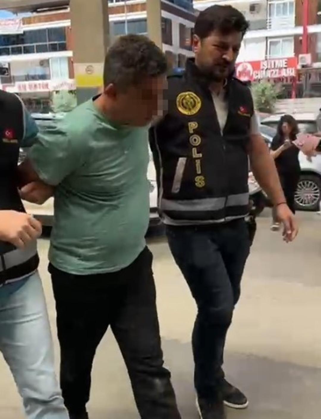 1200xauto Türkiye'nin konuştuğu olay: Sevgilisi için ailesini yakarak katletmişti! Cezaevinde intihar etti, gizlice defnedildi!