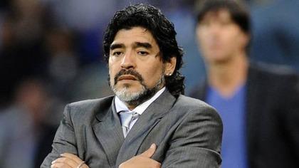 FIFA Maradona'ya yasak getirdi