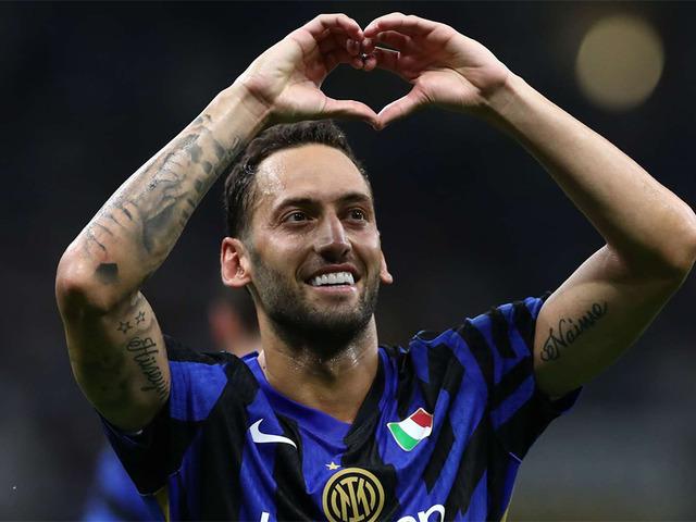 Hakan Çalhanoğlu'nun menajeri yıldız ismin geleceğini açıkladı! ''Galatasaray ve Fenerbahçe...'' sözleri gündem oldu