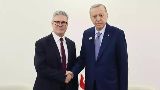 Cumhurbaşkanı Erdoğan, İngiltere Başbakanı Starmer ile görüştü