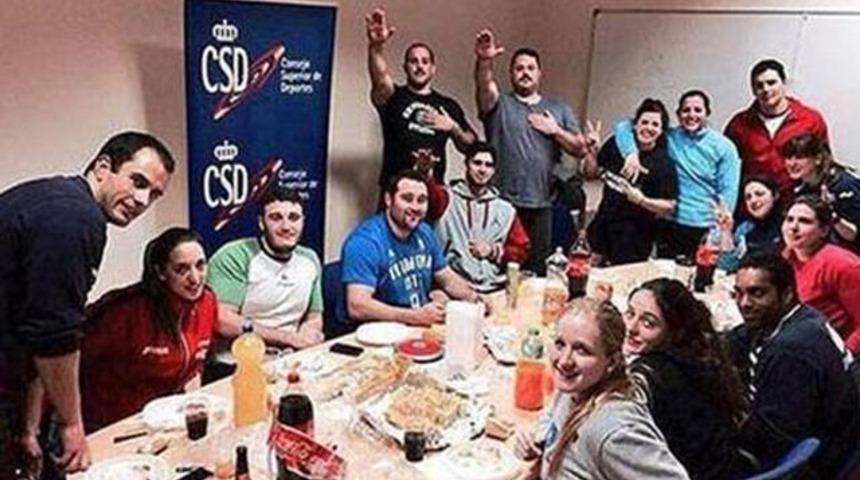 Nazi selamı veren atletlerin lisansları donduruldu