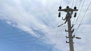 ÇEDAŞ’ın yüksek gerilim kablosu koptu, ilçenin bir kısmına karanlık çöktü