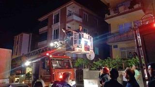 Çorum’da apartman dairesinde çıkan yangın paniğe yol açtı