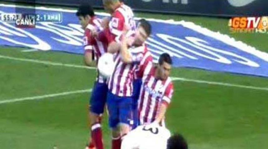 Galatasaray'dan Fenerbah&ccedil;e'ye g&ouml;nderme