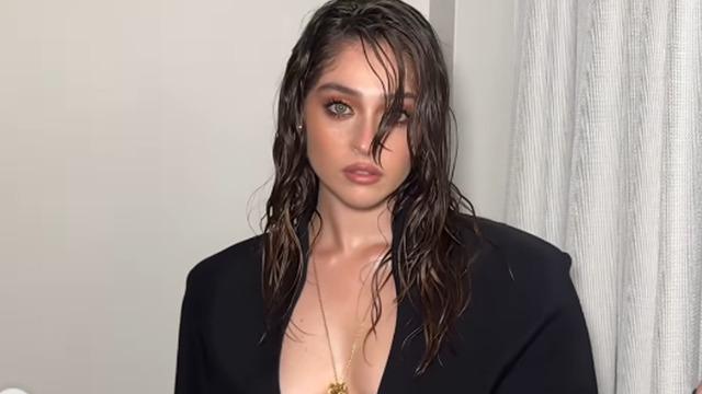 Leyla dizisinin yıldızı Cemre Baysel şezlongta poz verdi! Ayrılık yaradı