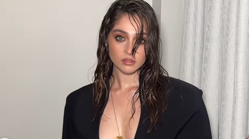 Leyla dizisinin yıldızı Cemre Baysel şezlongta poz verdi! "Ayrılık yaradı"