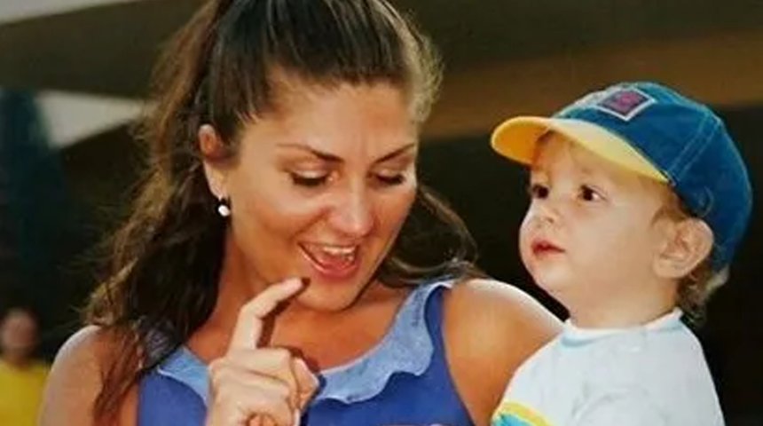 Sibel Can'ın küçük oğlu Emir üniversiten mezun oldu! Son halini annesi paylaştı