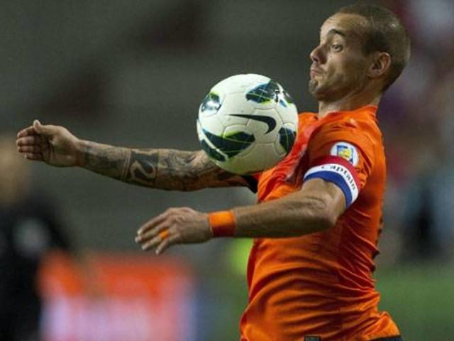 Hooijdonk, Sneijder'i bombaladı!