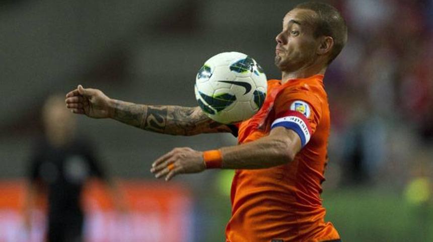 Hooijdonk, Sneijder'i bombaladı!