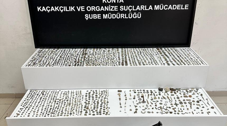 Konya'da tarihi eser operasyonunda 2 bin 108 parça eser ele geçirildi