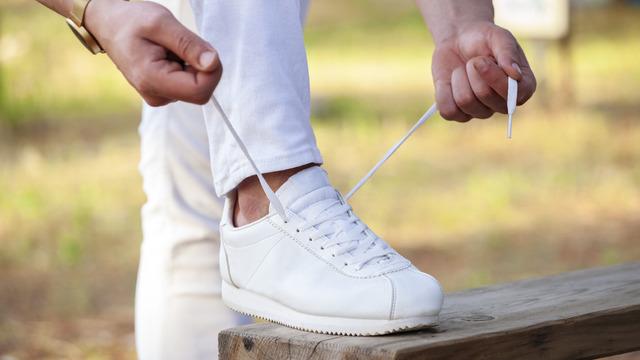 Ayakkabı bağcıklarının ucu neden sert plastik kaplıdır?