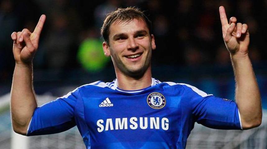 İvanovic'le 4 yıl daha