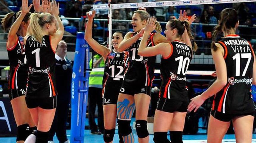 T&uuml;rkiye voleybolda zirve yaptı