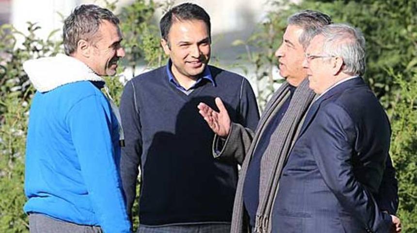 İdmanda bir tek o futbolcuyla konuştu