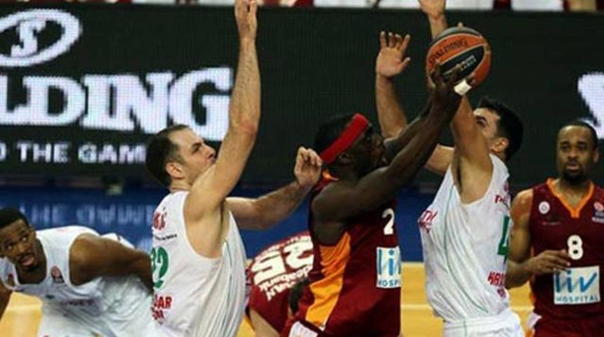 Aslan deplasmanda k&uuml;kredi!