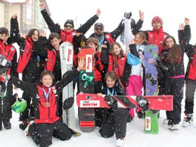 AKUT Kar Sporları Snowboard takımı şampiyon oldu! 