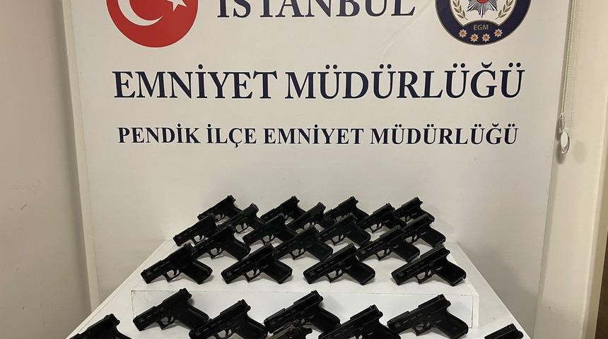 İstanbul'da yasa dışı silah ticareti operasyonu: 3 zanlı yakalandı