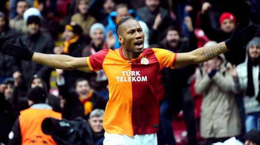 Drogba derbi kadrosunda