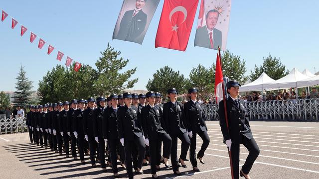 Sivas'ta eğitimini tamamlayan 348 kadın polis adayı mezun oldu