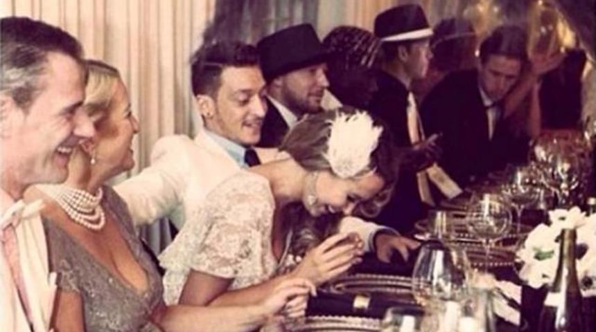 Herkes Mesut &Ouml;zil'in bu fotoğrafını konuşuyor