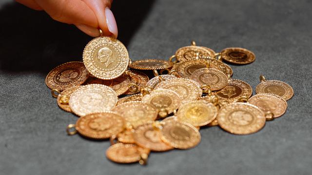 Gram altın 4500 TL'ye çok yaklaştı! Kritik seviyeyi verdi 'Güçlü bir yükseliş...'