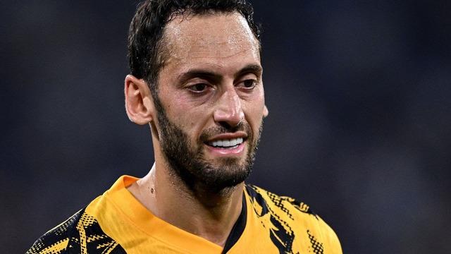 Hakan Çalhanoğlu'ndan Fenerbahçe taraftarının hayallerini yıkan açıklama