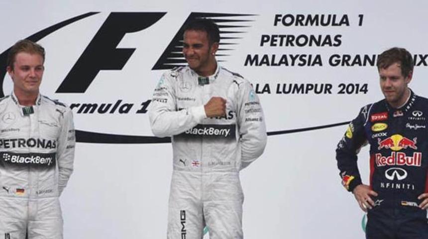 Malezya'da zafer Hamilton'ın