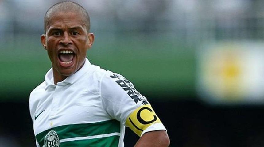 Alex futbolu bırakıyor mu?