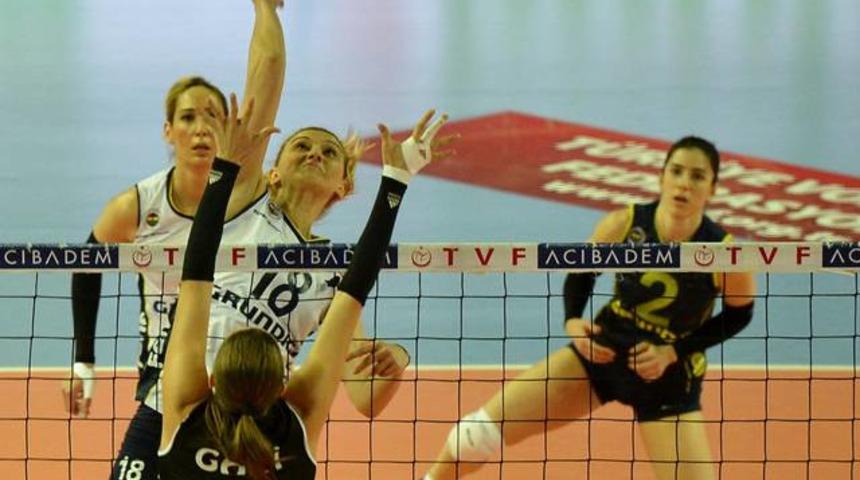 Fenerbah&ccedil;e yarı finalde