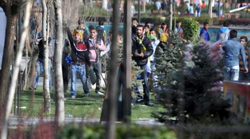 Ankarag&uuml;c&uuml; Başkanı futbolcuları d&ouml;vd&uuml;