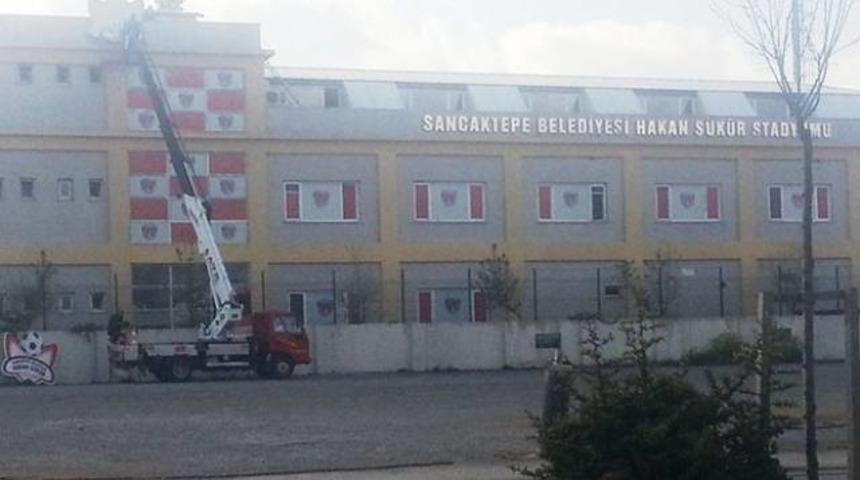 Sancaktepe'deki stadyumdan Hakan Ş&uuml;k&uuml;r ismi s&ouml;k&uuml;ld&uuml;