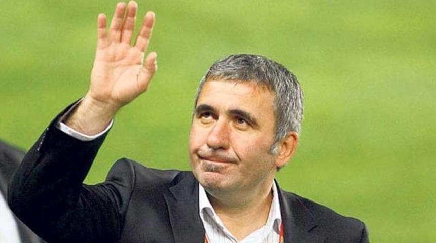 Hagi: "Takımın başına ge&ccedil;iyorum"