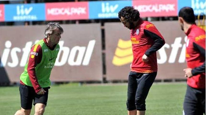 Sel&ccedil;uk ve Drogba takımla birlikte &ccedil;alıştı!