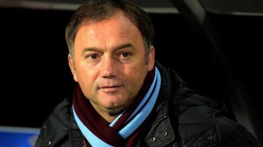 Hami Mandıralı: Bavulumuz kapı arkasında